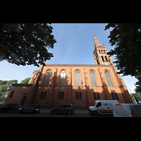 Berlin (Schöneberg), Zwölf-Apostel-Kirche (Hauptorgel), Seitliche Außenansicht von Osten