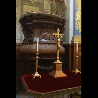 Berlin, Schloss Charlottenburg, Eosander-Kapelle, Kanzel mit Altar