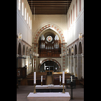 Helmstedt, St. Marienberg (Emporenorgel), Blick über den Altar zur Emporenorgel