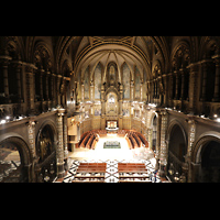 Montserrat, Basílica Santa María - Capella de Sant Fructuós, Blick vom Triforium in den Chorraum - links die Hauptorgel