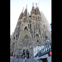 Barcelona, La Sagrada Familia (Chororgel), Geburtsfassade von Antoni Gaudí - noch zu seiner Lebzeit fast fertiggestellt