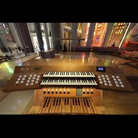 Barcelona, La Sagrada Familia (Krypta-Orgel), Spieltisch