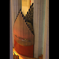 Barcelona, La Sagrada Familia (Krypta-Orgel), Linke Chororgel vom Triforium oben aus gesehen