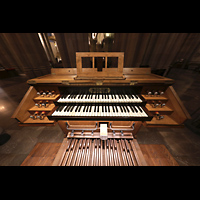 Barcelona, La Sagrada Familia (Chororgel), Spieltisch der Krypta-Orgel