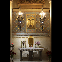 Barcelona, La Sagrada Familia (Krypta-Orgel), Reliefaltar des Heiligen Sakraments