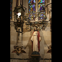 Barcelona, La Sagrada Familia (Chororgel), Jesusfigur in der Kapelle des Heiligen Herzens