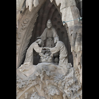 Barcelona, La Sagrada Familia (Chororgel), Portikus der Hoffnung, Josef gewidmet - Darstellung des Verlöbnisses von Maria und Josef