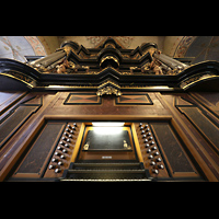 Schöningen am Elm, St. Vincenz, Orgel mit Spieltisch perspektivisch