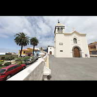 La Orotava (Tenerife), San Juan Bautista (Richborn-Orgel), Platz vor der Kirche, Ansicht von Westen