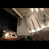 Santa Cruz de Tenerife (Teneriffa), Auditorio de Tenerife, Spieltisch und rechter Teil des Orgelprospekts