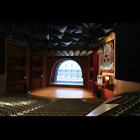 Las Palmas (Gran Canaria), Auditorio Alfredo Kraus, Blick von der rechten Saalseite zur Orgel und aufs Meer