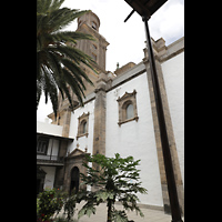 Las Palmas (Gran Canaria), Catedral de Santa Ana, Eingang vom Patio de los Naranjas aus