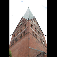 Lüneburg, St. Johannis (Hauptorgel), Massiver Backsteinturm