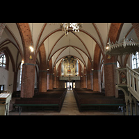 Uelzen, St. Marien (Hauptorgel), Innenraum in Richtung Orgel