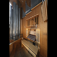 Hannover, Marktkirche St. Georgii et Jacobi (Italienische Orgel), Spieltisch und Pedaltürme seitlich