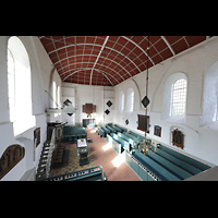 Krummhörn - Uttum, Reformierte Kirche, Seitlicher Blick von der Orgelempore in die Kirche