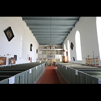 Krummhörn, Reformierte Kirche, Innenraum in richtung Westwand