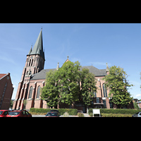 Papenburg, Stadtkirche St. Antonius, Ansicht von Süden