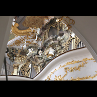 Regensburg, Stiftskirche Unserer lieben Frau zur Alten Kapelle, Blick durch einen der Seitenbögen zur Orgel