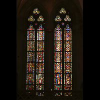 Regensburg, Dom St. Peter, Buntglasfenster im südlichen Seitenschiff, 1. Joch, mit hl. Petrus und Andreas (li) und hl. Wenzel und Paulus (re) (1320-1325)