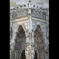 Regensburg, Dom St. Peter, Figuren am Hauptportal