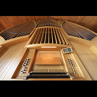 Horb, Johanneskirche (ev.), Orgel mit Spieltisch perspektivisch