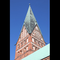 Lüneburg, St. Johannis (Chororgel), Mächtiger Turmhelm