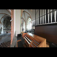 Lüneburg, St. Johannis (Chororgel), Blick vom Spieltisch der Chororgel zur Hauptorgel