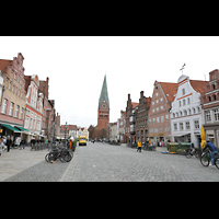 Lüneburg, St. Johannis (Hauptorgel), Blick von Am Sande aus westlicher Richtung auf die Kirche und den Turm