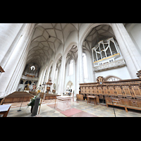Ingolstadt, Liebfrauenmünster (Hauptorgel), Blick vom Altarraum zur Chor- und Hauptorgel
