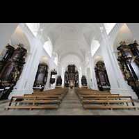 Passau, Stadtpfarrkirche St. Paul, Innenraum in Richtung Chor