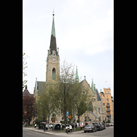 Stockholm, Oskarskyrkan, Ansicht vom Narvavägen von Süden
