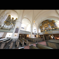 Stockholm, Maria Magdalena kyrka, Südemporenorgel und Hauptorgel