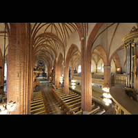 Stockholm, Domkyrka (S:t Nicolai kyrka, Storkyrkan), Seitlkicher Blick von der Orgelempore in den Dom