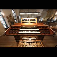 Stockholm, Deutsche St. Gertruds-Kirche, Spieltisch der Juno-Orgel