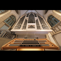 Viersen - Dülken, St. Cornelius und Peter, Orgel mit Spieltisch perspsktivisch