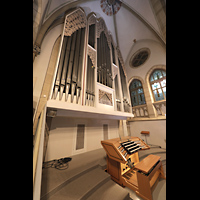 Viersen - Dülken, St. Cornelius und Peter, Orgel mit Spieltisch seitlich