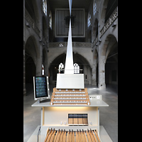 Kln, Jesuitenkirche / Kunst-Station St. Peter, Innenraum mit Spieltisch in Richtung Orgel