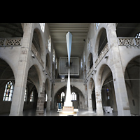 Kln, Jesuitenkirche / Kunst-Station St. Peter, Innenraum in Richtung Orgel mit iIstallation