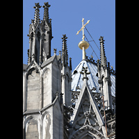 Kln (Cologne), Dom St. Peter und Maria, Strebewerk und Fialen an der Ostseite des nrdlichen Querhauses