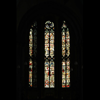 Köln, St. Andreas Dominikaner, Bunte Glasfenster im neogotischen Hochchor