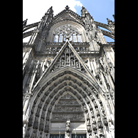 Kln, Dom St.Peter und Maria (Hauptorgelanlage), Tympanon ber dem mittleren Sdportal und Richter-Fenster