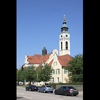 Regensburg - Reinhausen, St. Josef (Hauptorgel), Ansicht mit Turm von Osten
