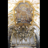 Regensburg, Stiftskirche Unserer Lieben Frau zur Alten Kapelle ('Alte Kapelle'), Orgel mit Deckenfresko 'Taufe des Herzogs Theodo durch den heiligen Rupert'