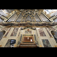 Regensburg, Stiftskirche Unserer lieben Frau zur Alten Kapelle, Spieltisch und Orgel perspektivisch