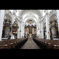Passau, Studienkirche St. Michael (ehem. Jesuitenkirche), Innenraum in Richtung Chor
