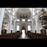 Passau, Studienkirche St. Michael (ehem. Jesuitenkirche), Innenraum in Richtung Orgel