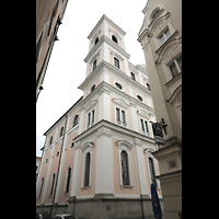 Passau, Studienkirche St. Michael (ehem. Jesuitenkirche), Ansicht von Nordwesten von der Schustergasse