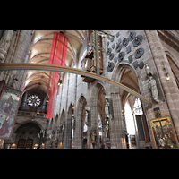 Nürnberg (Nuremberg), St. Lorenz (Truhenorgel), Laurentiusorgel und Blick ins Hauptschiff mit Hauptorgel
