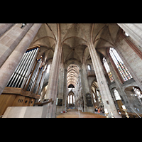 Nürnberg, St. Sebald, Blick vom Altarraum ins Langhaus mit Westchor und zur Orgel